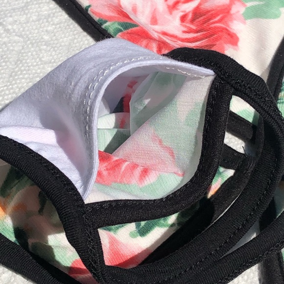 Floral Face Mask with Filter Pocket - Picture 4 of 7